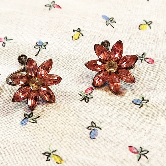 🌸Vintage 1980s Rhinestone Clip-On Flower Earrings 🌷 - Picture 3 of 4